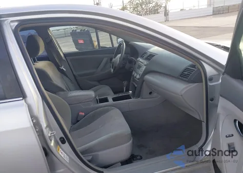 2010 Toyota Camry Le z USA, uszkodzony, nr VIN 4T4BF3EK9AR060020